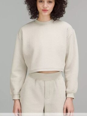 LULULEMON Cropped Quilted Sweatshirt Set in Cream